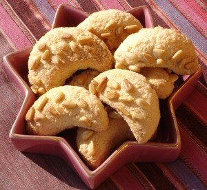 Cornes de gazelles « express »(petits gâteaux à la fleur d’oranger) recettes croissant en feuilletage express