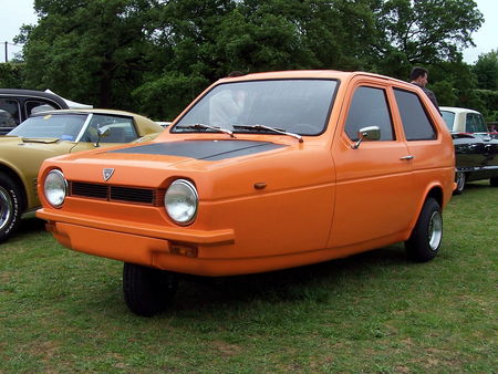 RELIANT Robin Mk I 1973 1981 Exposition de voitures anciennes du Vesinet en 2009 1