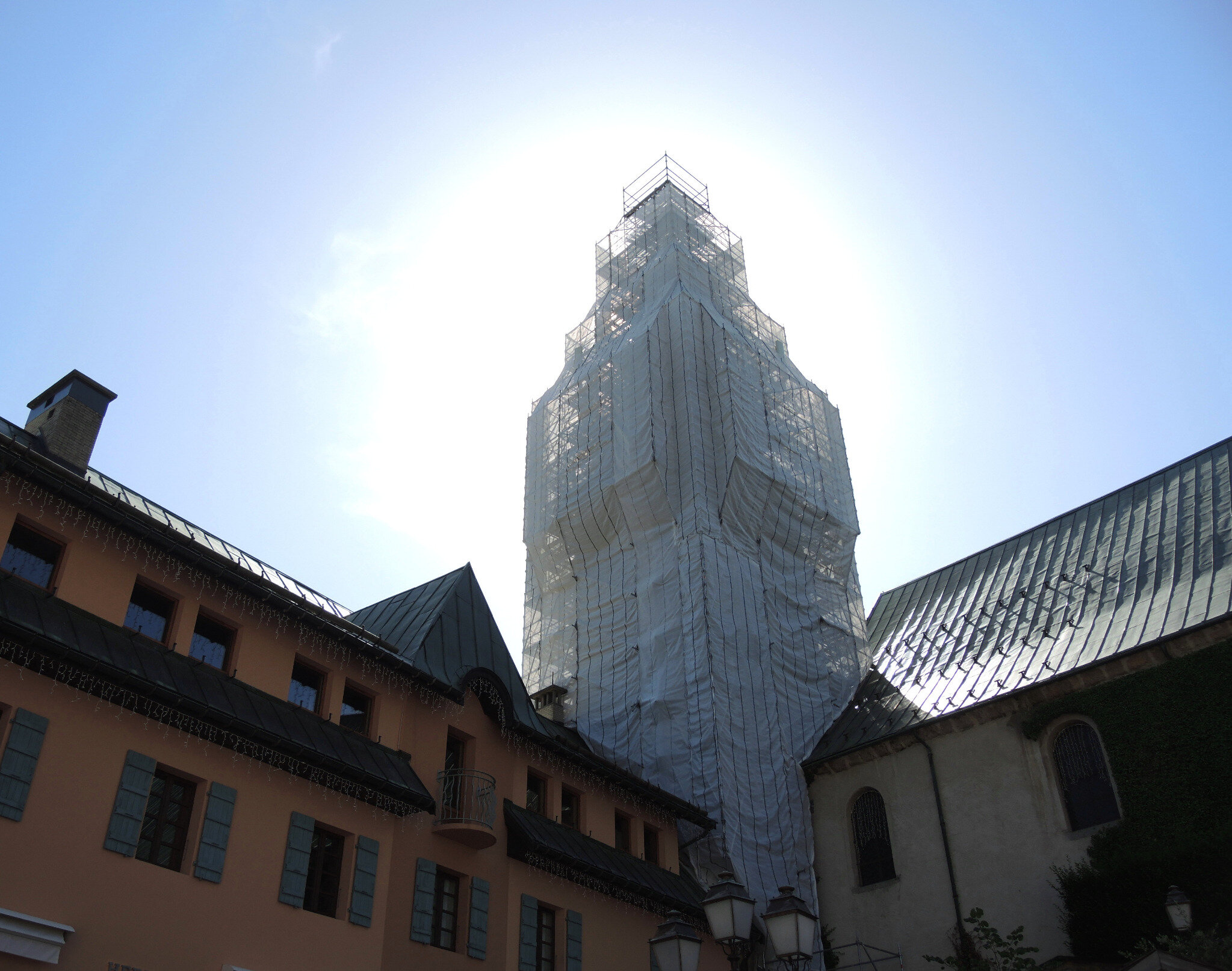 Megève, clocher de l'église en travaux (74)