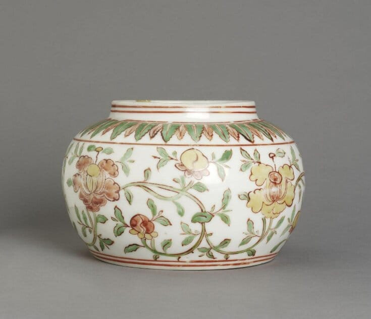 Jar with floral design, Chenghua period (1465-1488)