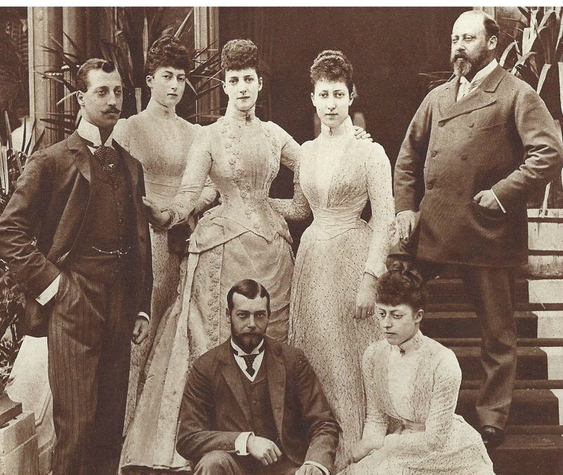 edward-VII-and-family-Queen-Alexandria-daughters-and-future-George-V-and-the-later-Duke-of-Clarence-who-died-from-Influenza-1892