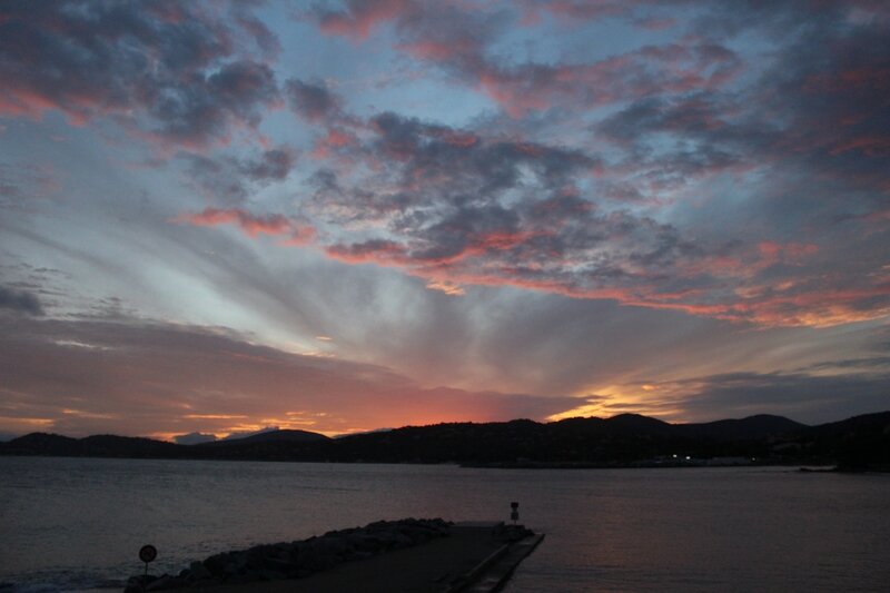 1Le soleil se couche sur la Baie des Issambres (10-2014) (2)