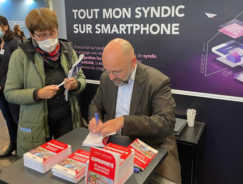 Frederic Fougerat dédicace son livre Copropriété