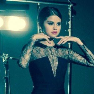 Selena-Gomez-OPI-vernis-Nicole-145705_XL[1]