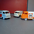 Un ensemble de trois petits utilitaires de la marque Sésame ! Deux Estafette Renault et un <b>camion</b> Berliet à friction...