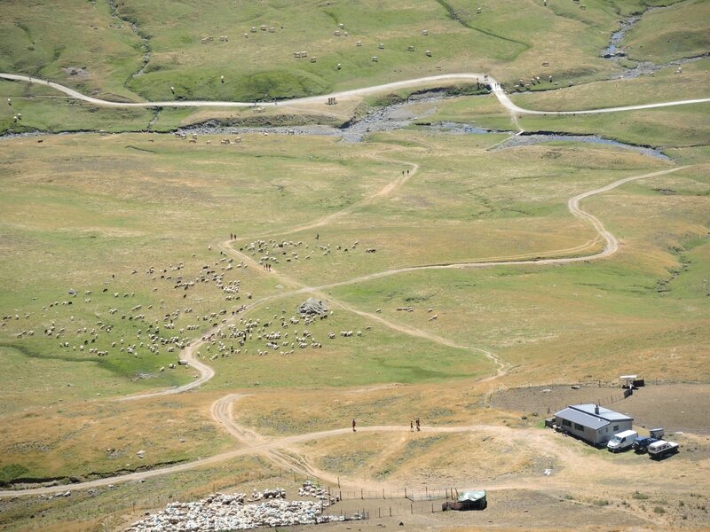 Col de Soum, vue sur la cabane de Sénescau (64)