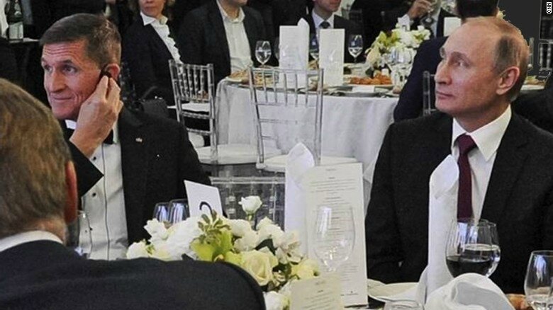 Michael Flynn with Vladimir Putin RT dinner