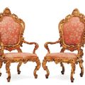 Paire de fauteuils, de consoles demi lune et sellette en <b>bois</b> <b>sculpté</b> et doré Venise