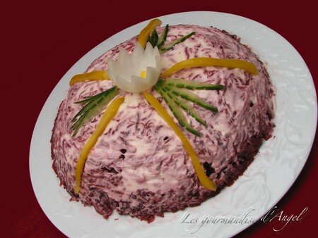 Salade russe “Seledka pod shuboyu” (“Hareng sous la couverture”) recettes entrees Salade russe “Seledka pod shuboyu” (“Hareng sous la couverture”)