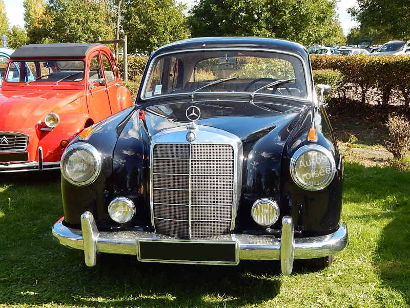 Mercedes220SW180av