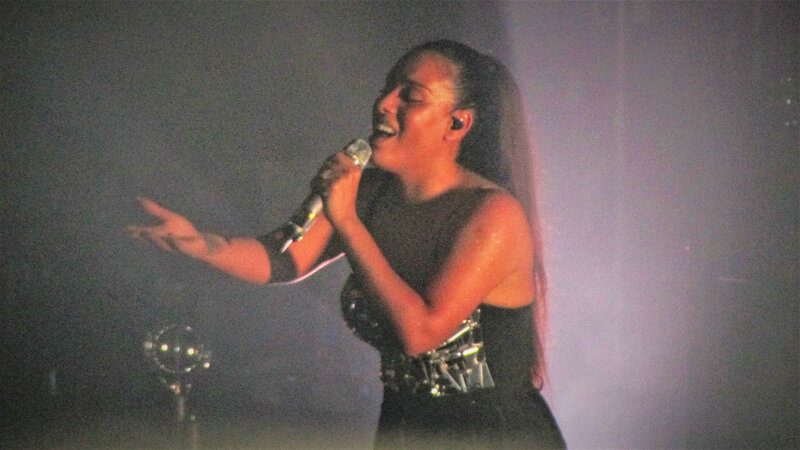 Amel Bent au Grand Rex