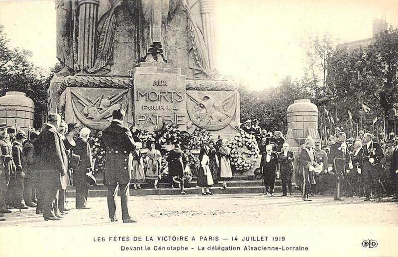 Paris CPA Fêtes de la Victoire 14 juillet 1919