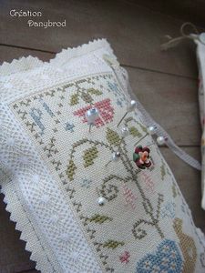 coussin aux paons4