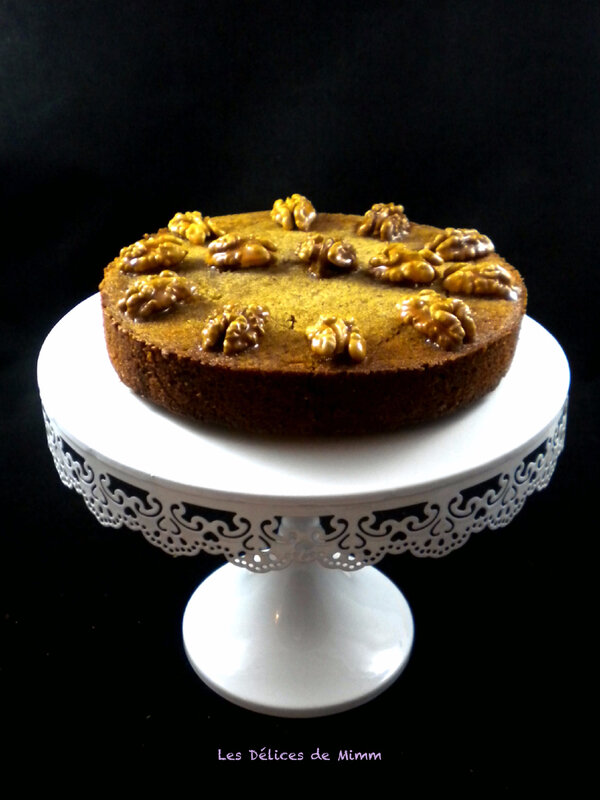 Gâteau aux noix et sa sauce caramel 3