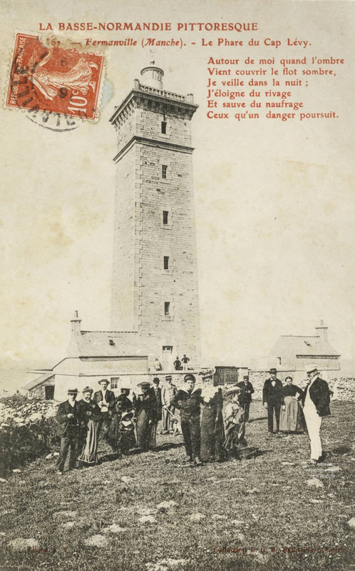 800px-Fermanville_ancien_phare_du_cap_Lévi