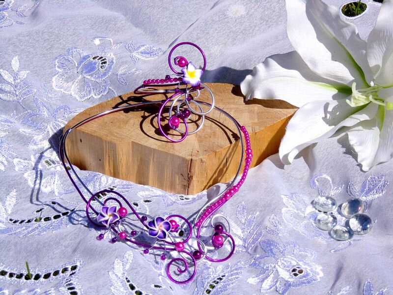 Parure bijoux mariage fleur de tiaré frangipanier fil aluminium fait main