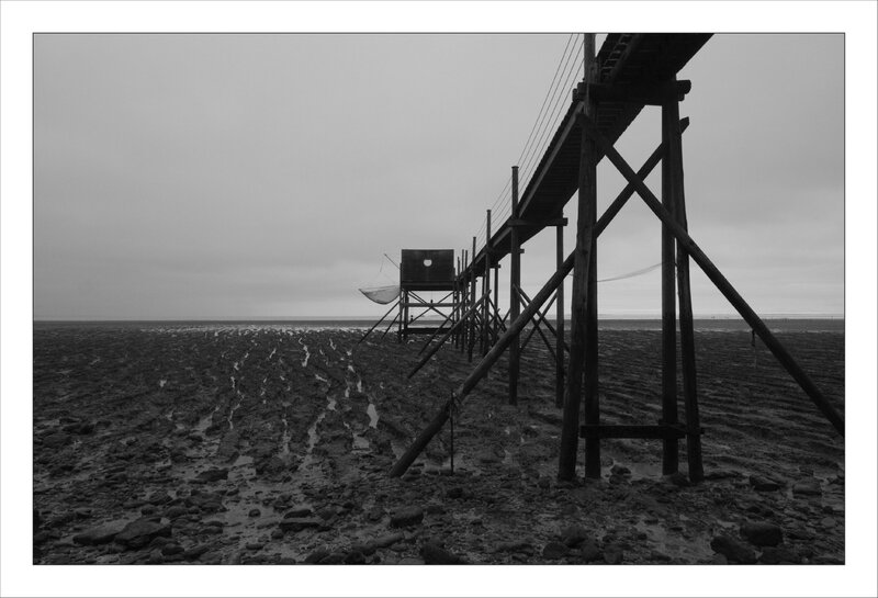 Aiguillon 241217 carrelet paysage nb