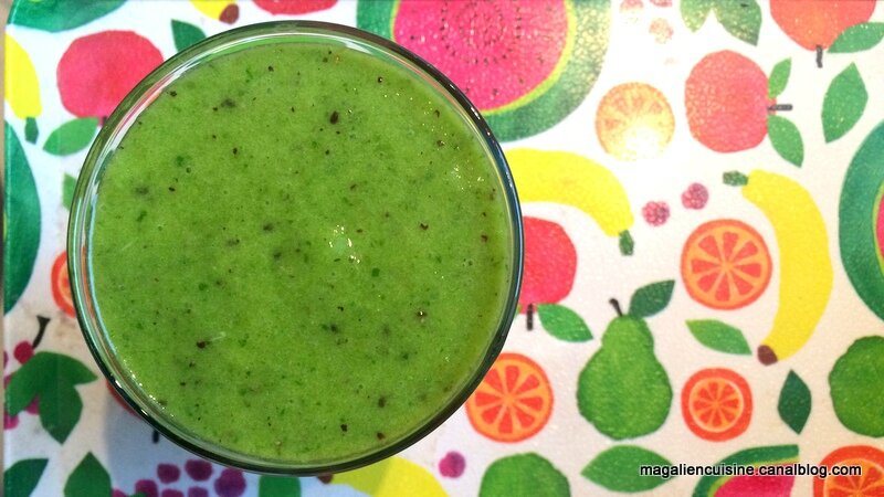 Tropical green smoothie