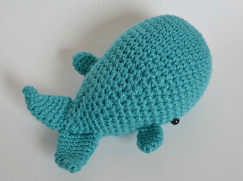 Cutest-Little-Sperm-Whale-3-Pops-de-Milk-1024x767
