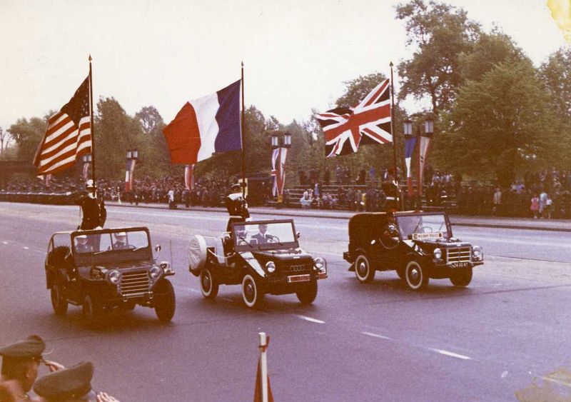 15-06-1965-007 Journée Inter-Alliées Les Couleurs Alliées