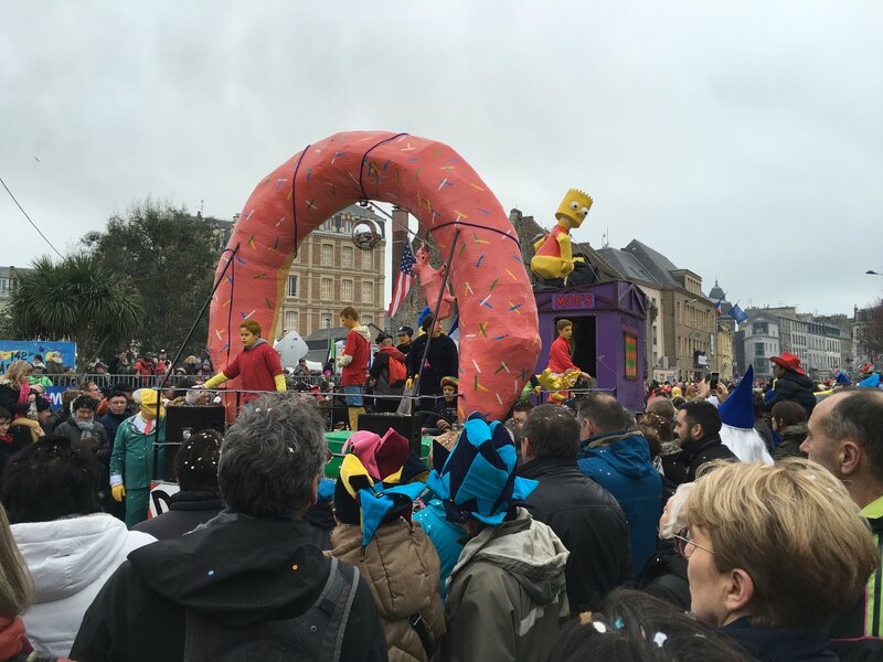 Carnaval de Granville la Grande Cavalcade dimanche 7 février 2016 char les Simpsons cours Jonville