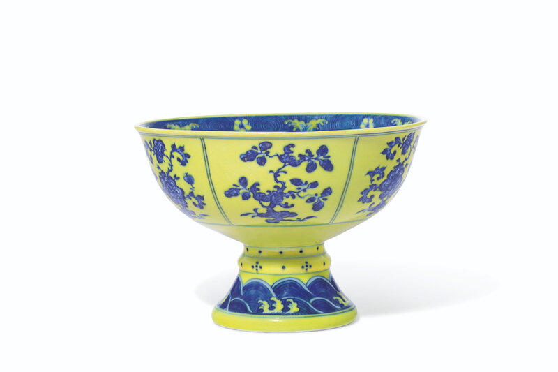 2019_NYR_17646_0757_004(a_very_rare_underglaze-blue-decorated_yellow-enameled_stem_bowl_qianlo)