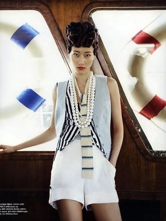 Hyun_Yi_Lee___Vogue_Korea_May_2010___2