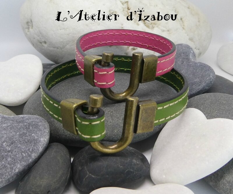 P1010077 Duo de bracelet mère fille en cuir vert et rose et fermoir fer à cheval en cuivre