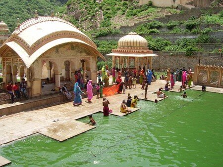 Jaipur_temple_piscine2