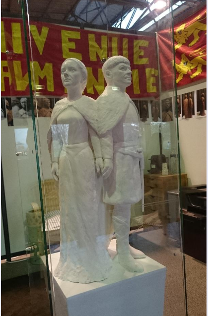 statue1