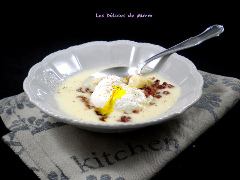 Velouté d’asperges, croustillant de jambon cru et œuf poché 3