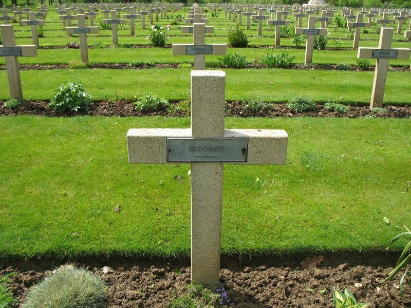 Thiepval, mémorial, cimetière croix