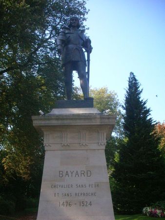 Statue de Bayard