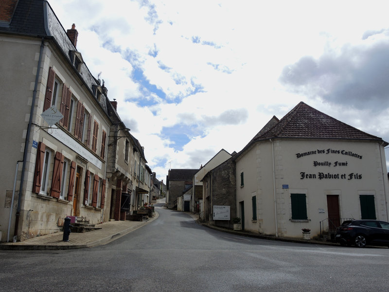 Pouilly-sur-Loire, De Loire en vignes, Les Loges, rue Saint-Vincent (58)