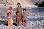 enfants_nepalais_des__bords__de_routes