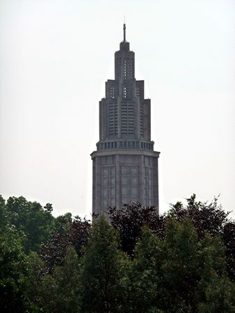 La grande Saint-Joseph sur un lit de verdure