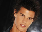 Taylor_Lautner_dans_les_bras_de_Taylor_Swift___C3_87a_se_confirme