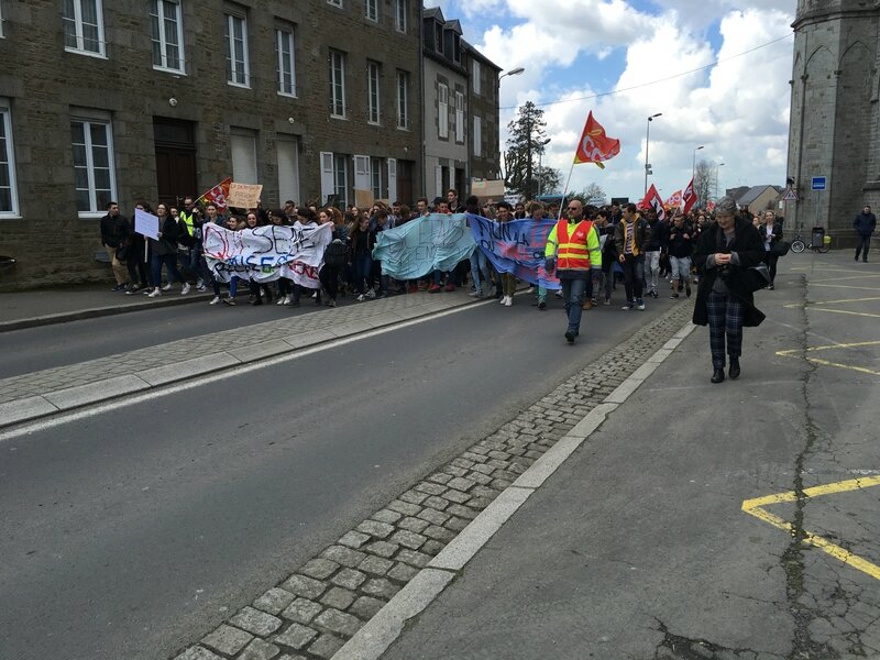 manifestation loi travail Avranches 31 mars 2016 lycéen défilé cortège place Carnot