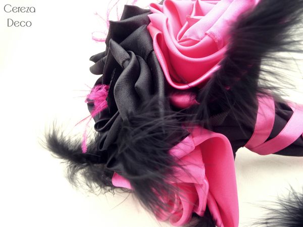 bouquet mariage cabaret baroque chic noir fuchsia plumes 6