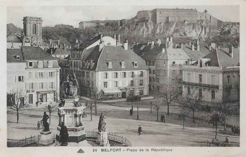 Belfort CPA Place République n°21 Monument 3 Sièges Vieille ville 24