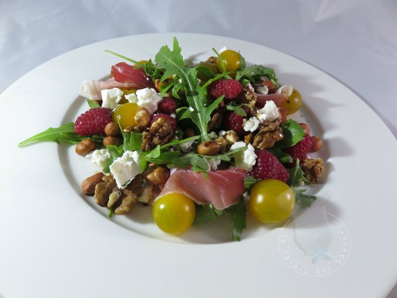 Salade framboises, roquette, cacahuètes