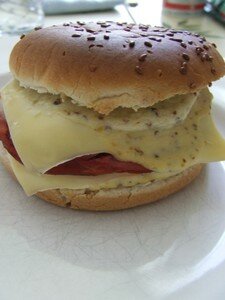 recettes Chicken & Bacon Club Sandwich et Burger au cordon bleu, ou la junk food pour les gourmets