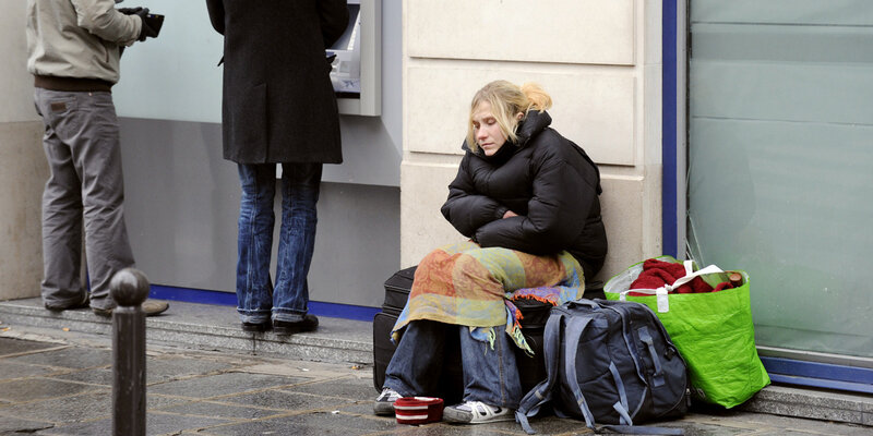 Femmes-SDF-Les-gens-nous-regarde-comme-des-pestiferes