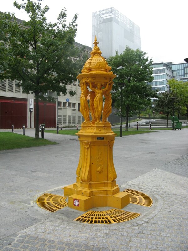 Fontaine-Wallace-jaune