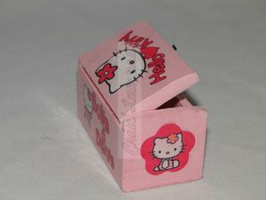 BAD Hello Kitty N°1 (4) (Copier)
