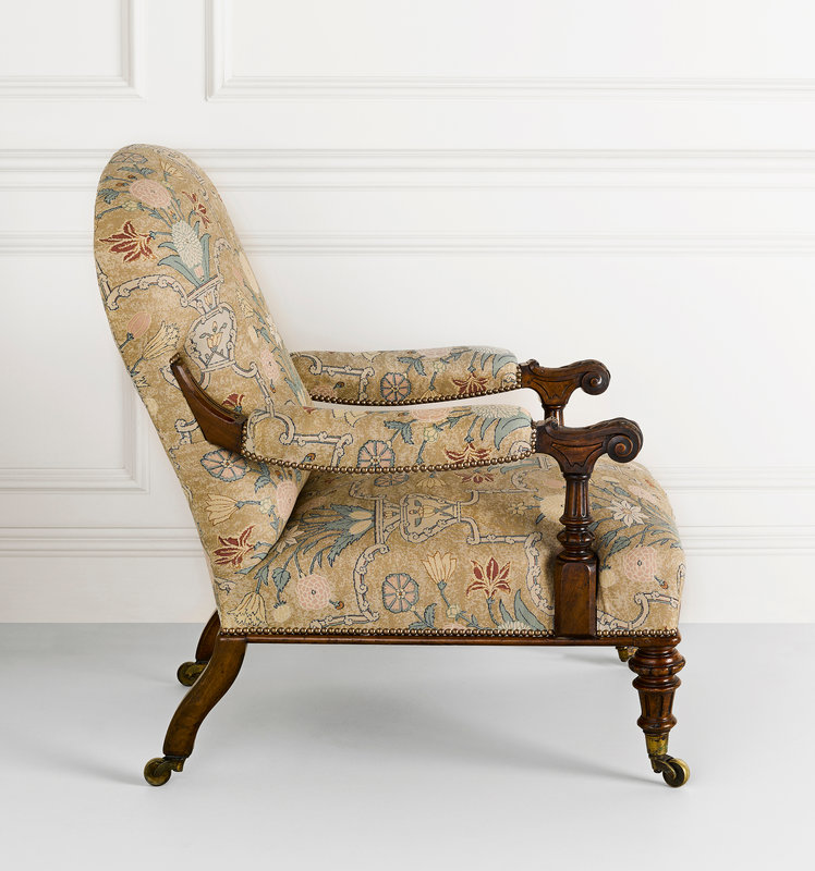 NIMES-ANTIQUE-ARMCHAIR_SIDE-8