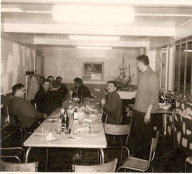 Une cantine en 1963