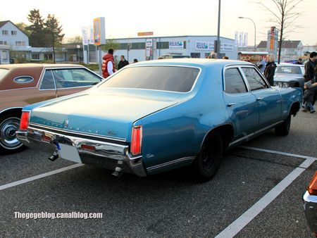 Oldsmobile delta 88 custom (Rencard Burger King avril 2012) 02