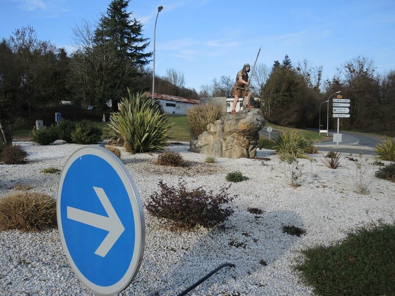 Saint-Césaire, rond-point cro magnon (16)