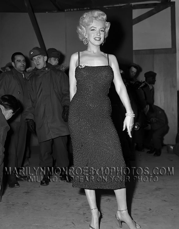 1954-02-17-korea-25thMarineDivision-stage_in-by_Walt_Durrell-2-1